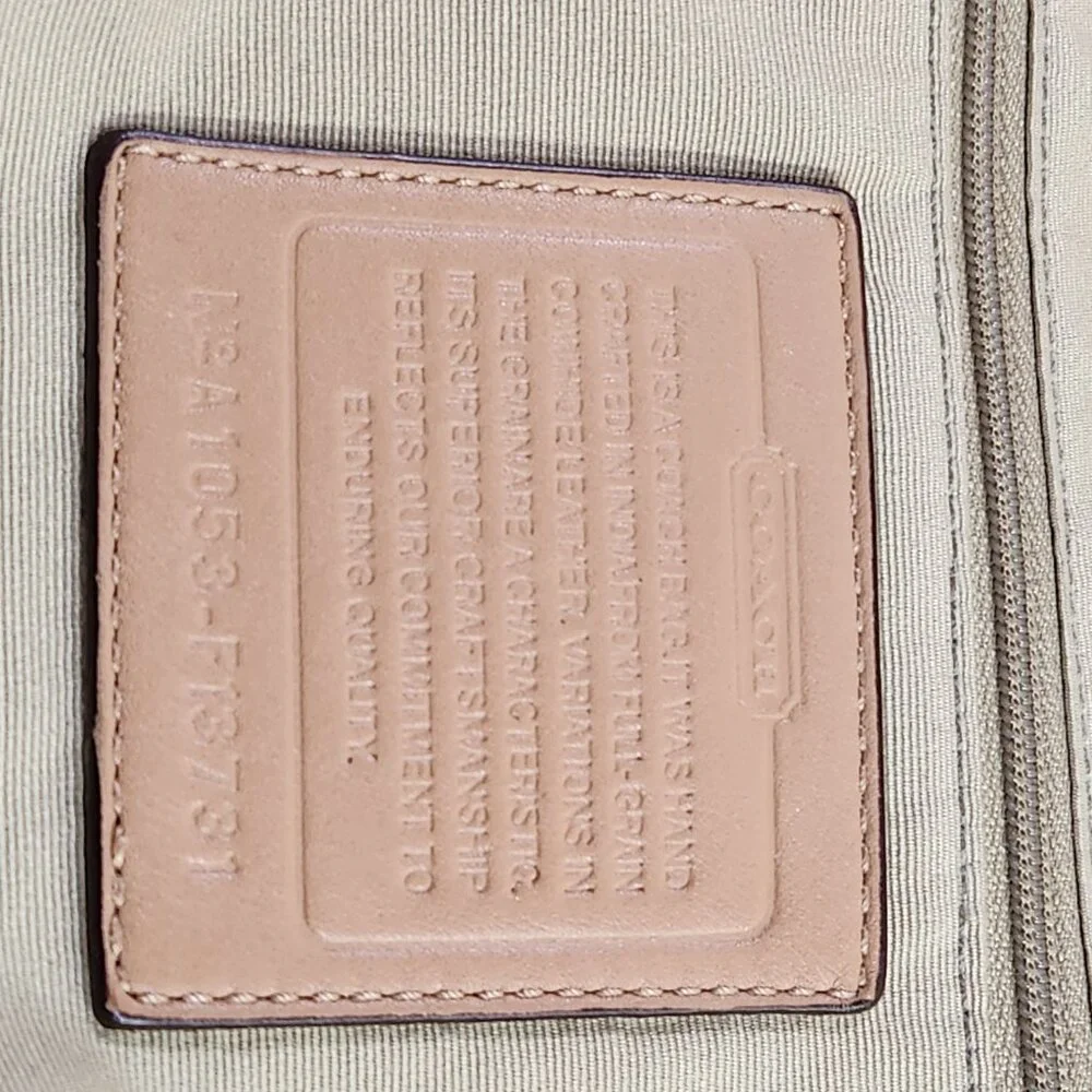 Coach c384 16x11